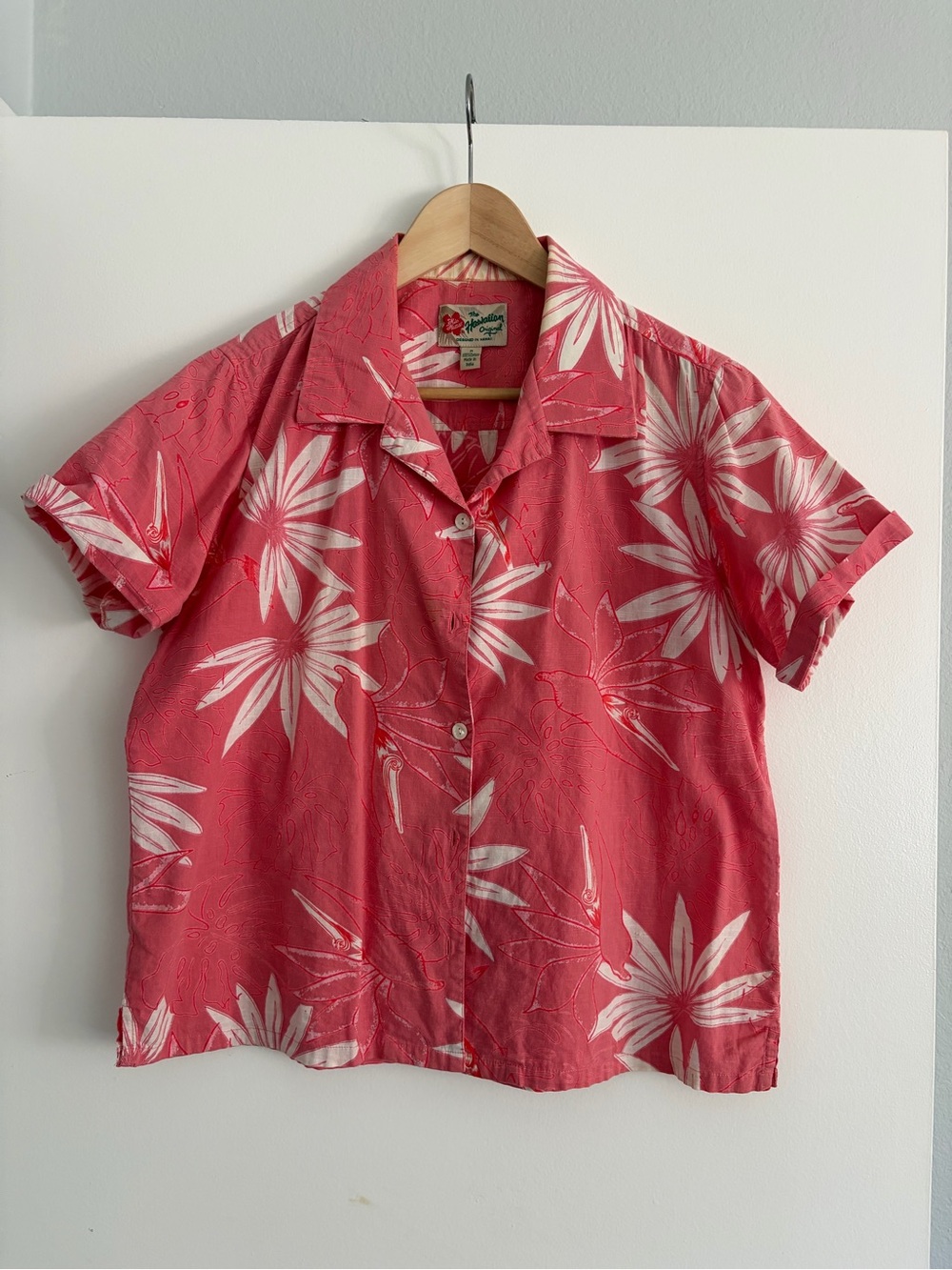 Vintage Hilo Hattie Short-Sleeve Tropical Button-Down Shirt — Pink Floral